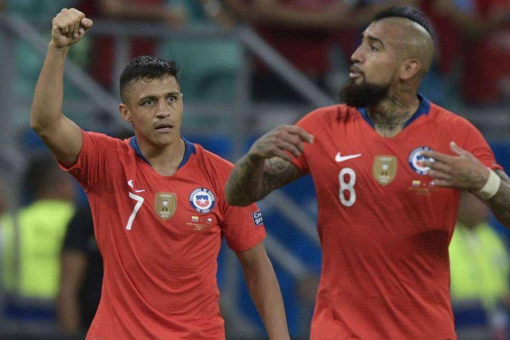 Arturo Vidal dan Alexis Sanchez (goal..com)