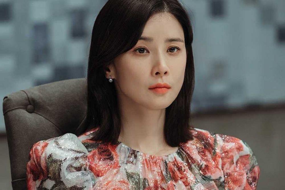 9 Harga Sepatu Lee Bo Young di KDrama Mine