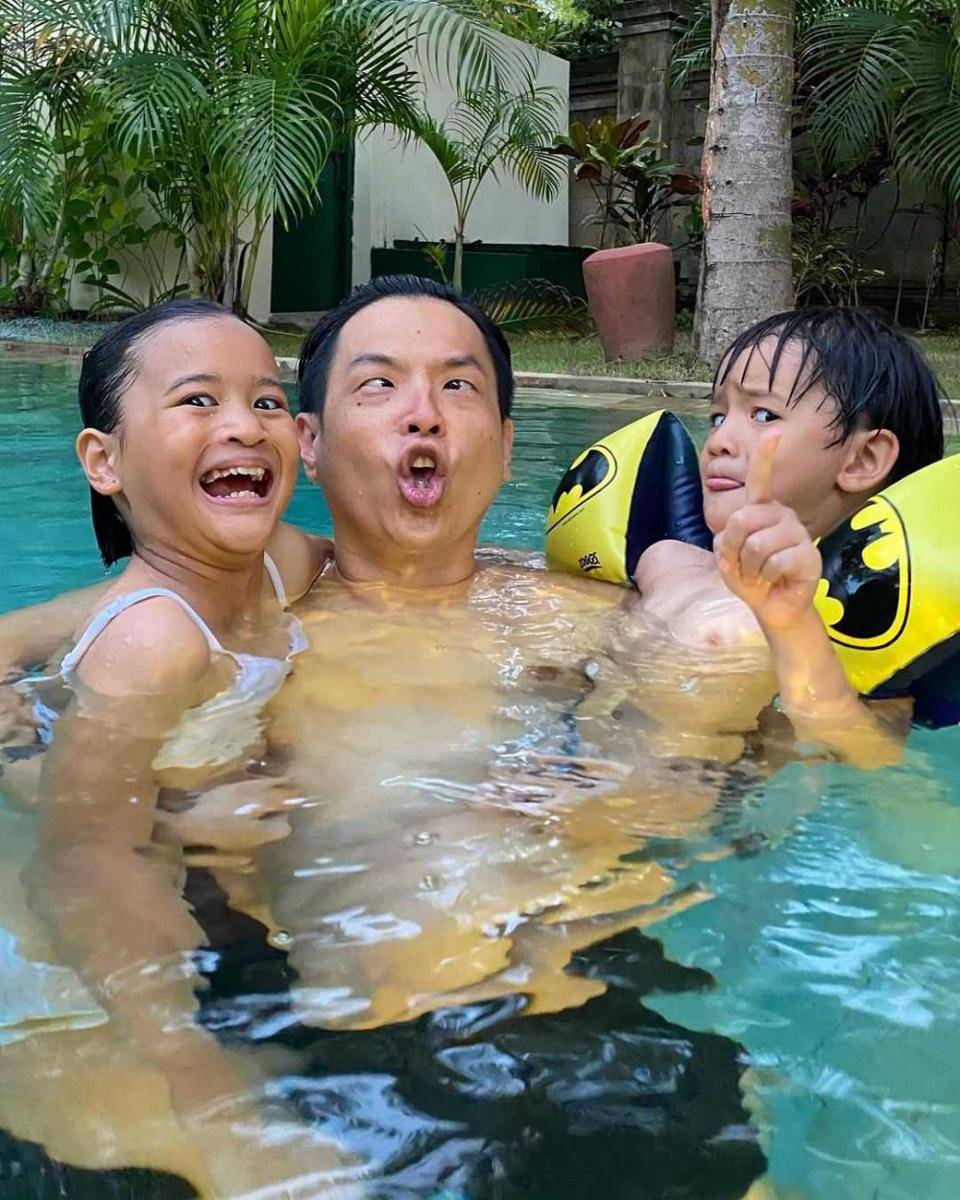 potret kocak keluarga Ernest (instagram.com/ernestprakasa)
