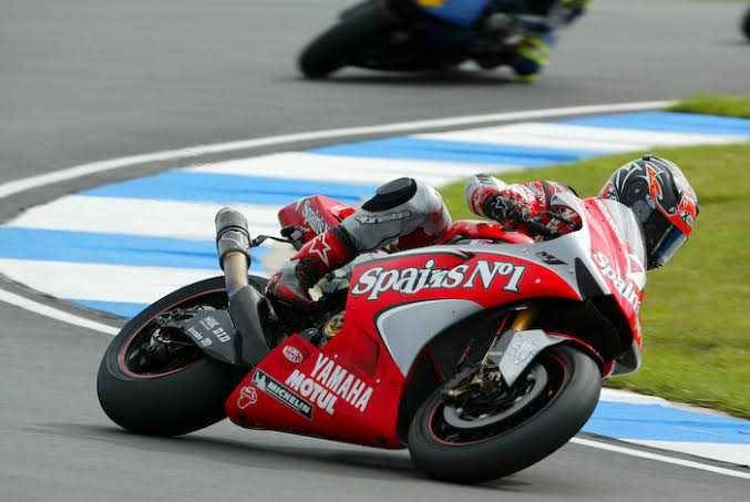Carlos Checa (global.yamaha-motor.com)