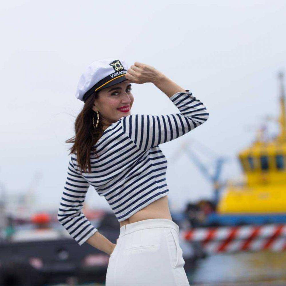 Ana De La Reguera (instagram.com/adelareguera)