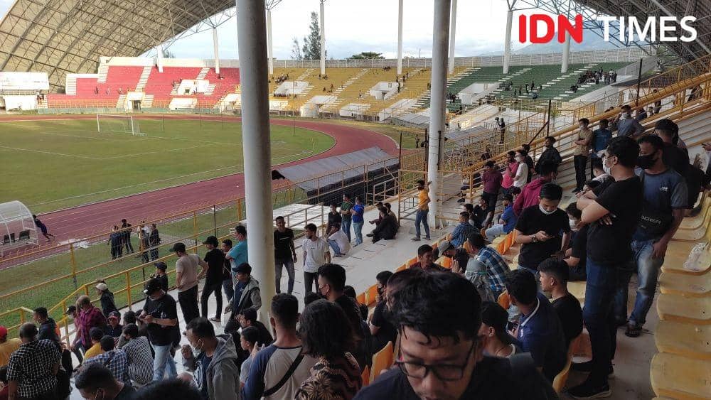Suasana Stadion Harapan Bangsa di Banda Aceh, Aceh saat laga uji coba antara Persiraja Banda Aceh melawan PSMS Medan (IDN Times/Muhammad Saifullah)