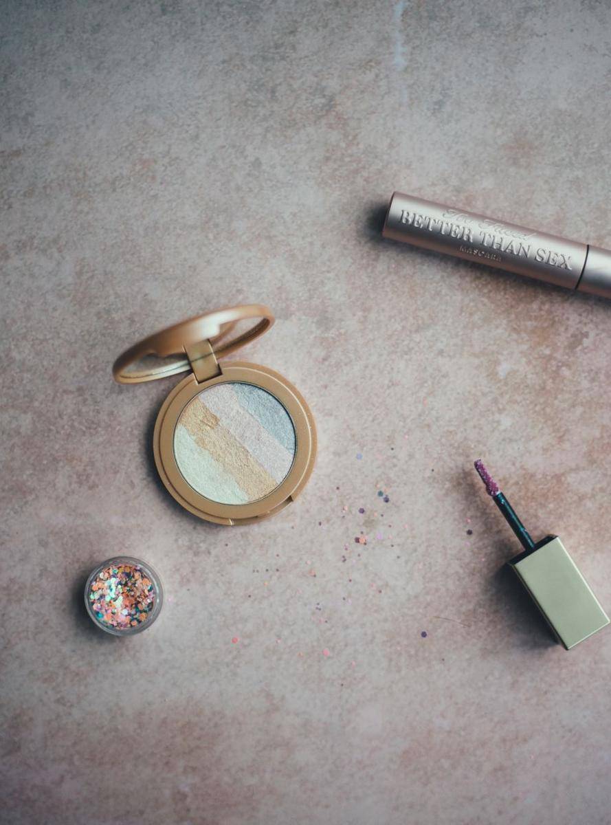 Makeup (Unsplash.com/Annie Spratt)