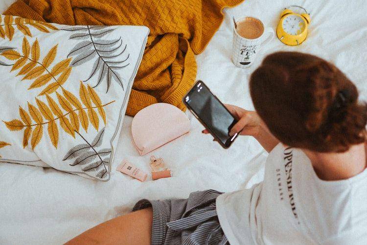 Ilustrasi belanja online (unsplash.com/laurachouette)