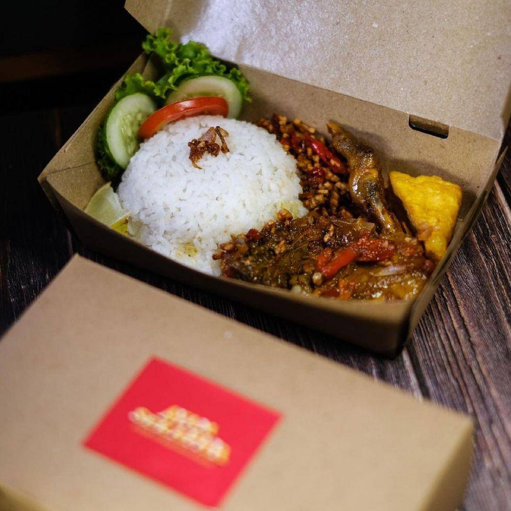 Ayam serapah (instagram.com/ayamserapah)