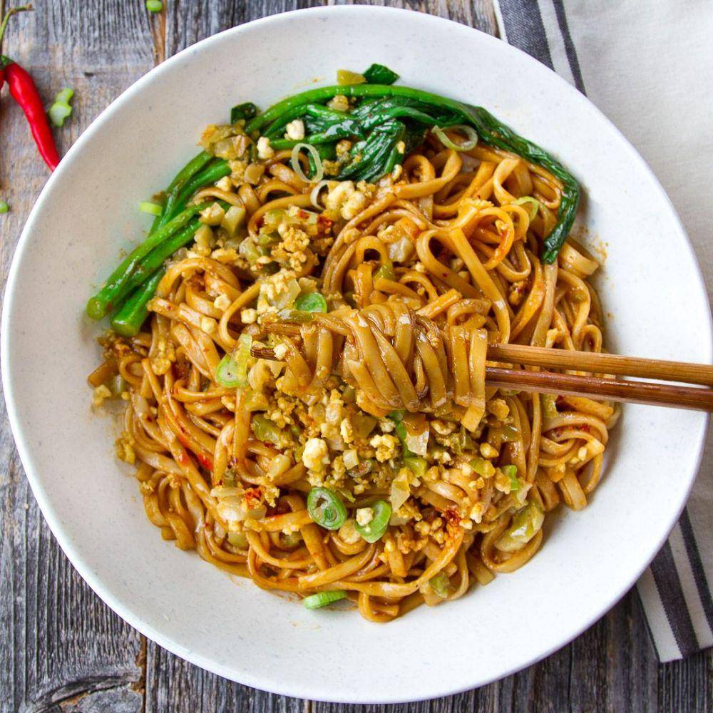 Noodle with chili oil (thefeedfeed.com/woon.heng)