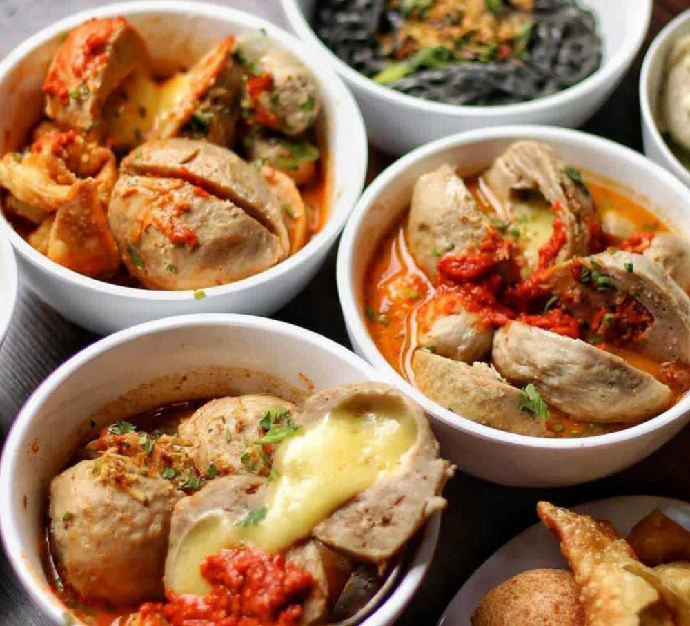 8 Tempat Makan Bakso di Jakarta Paling Enak dan Dagingnya Terasa