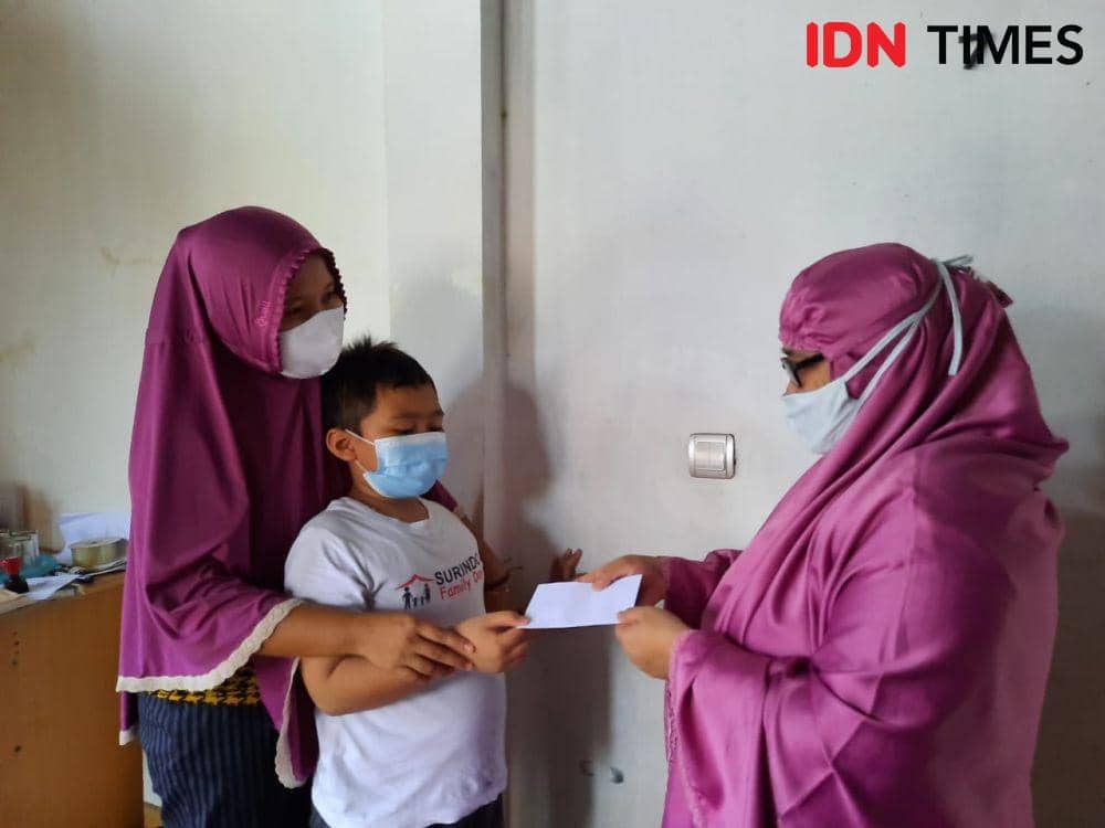 Aksi Bocah Purwakarta Berikan Tabungan Bantu Tetangga Terpapar COVID