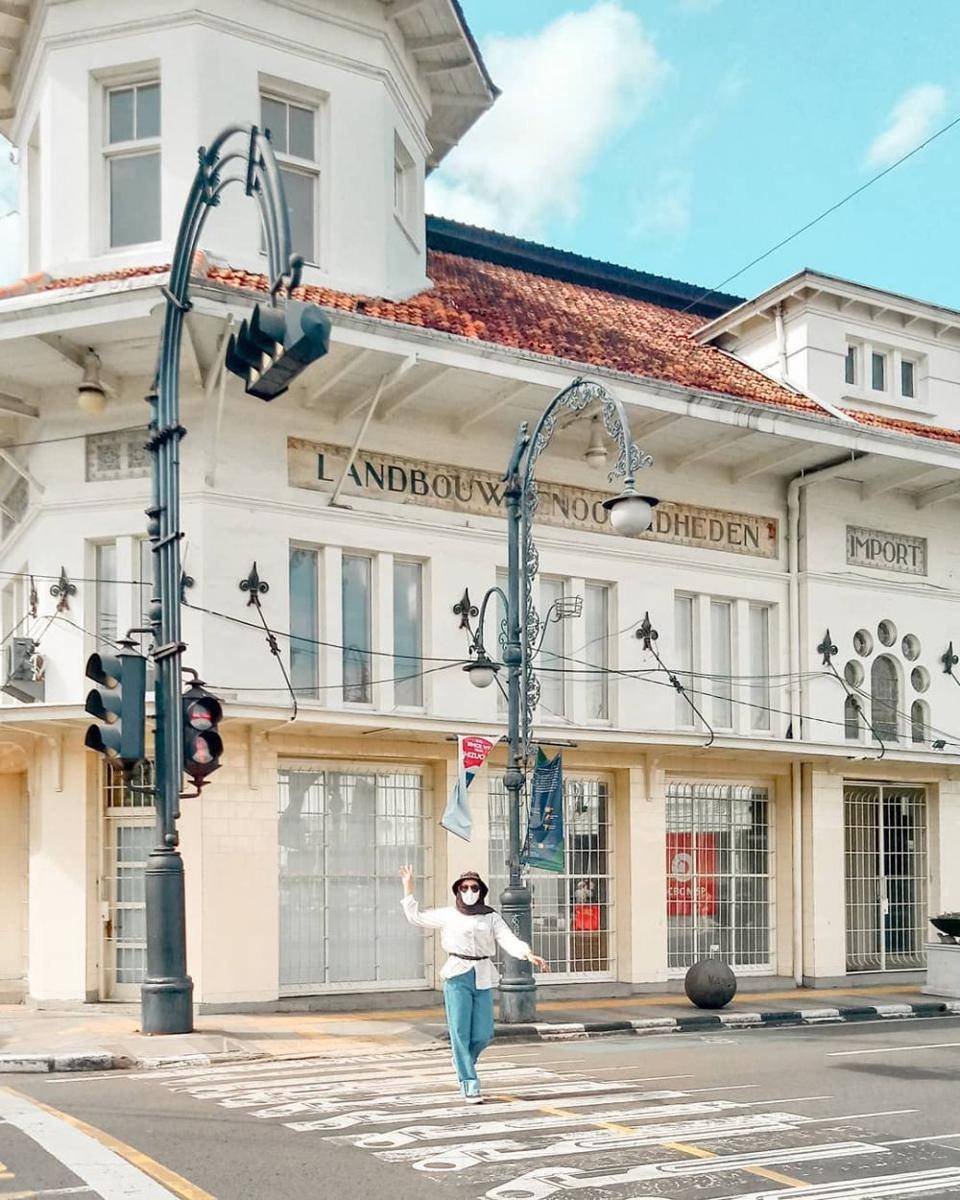Jalan Asia Afrika, Bandung (instagram.com/sinufash)