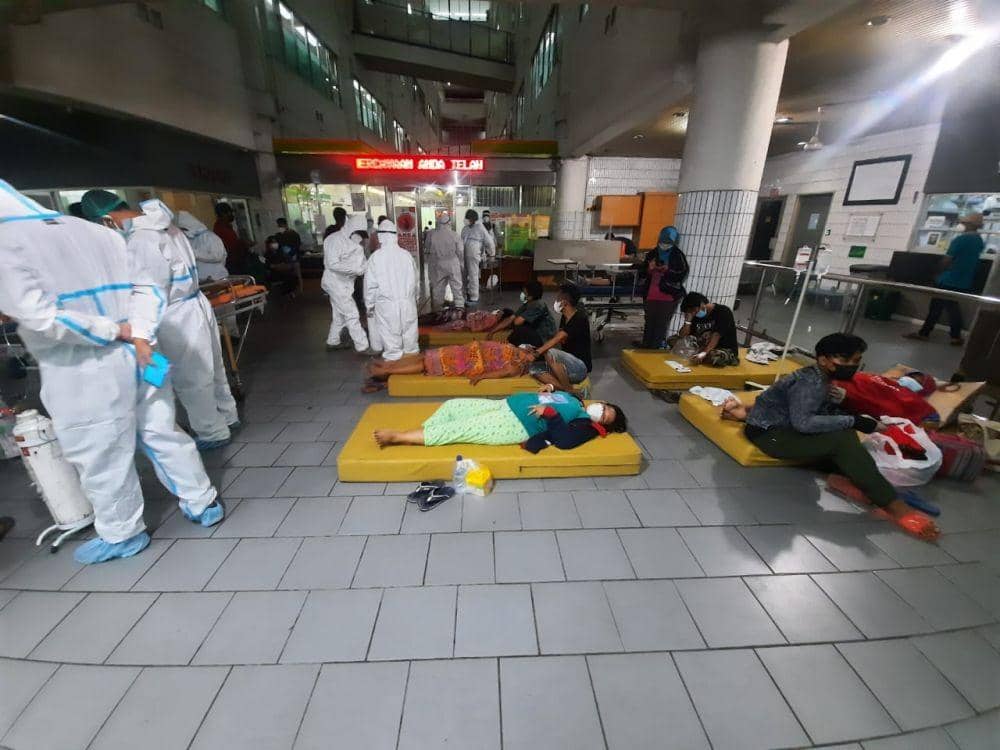 Kondisi di RSUD dr Soetomo, antrean pasien sempat menumpuk. Dok. Istimewa.