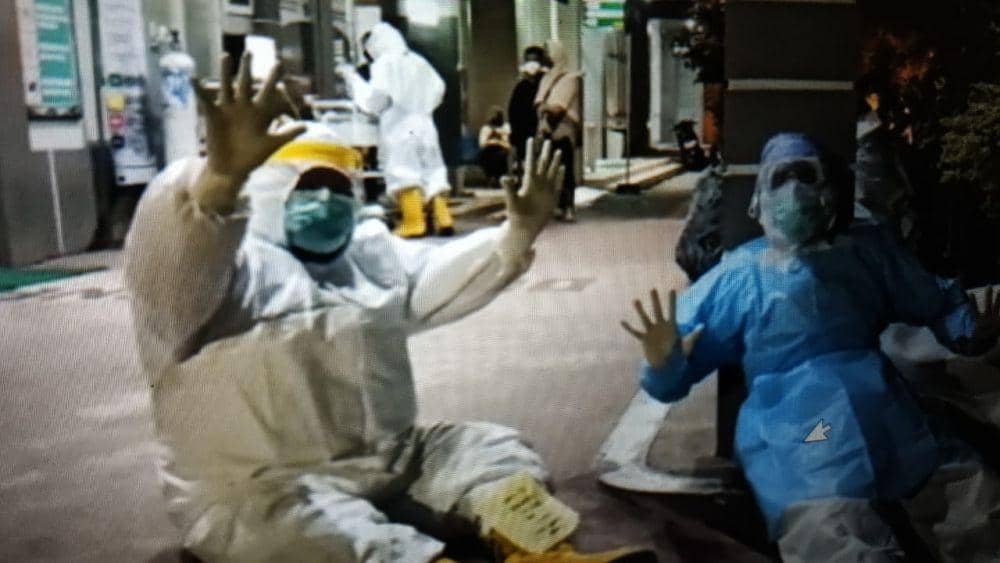 Tangkapan layar video viral nakes kelelahan di RSUD dr Harjono Ponorogo. Dok. Istimewa.