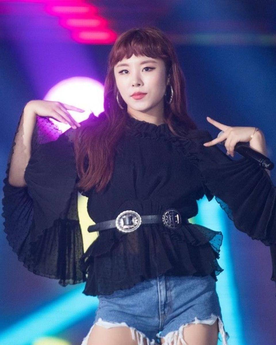 Wheein MAMAMOO (instagram.com/wheeinsradish)