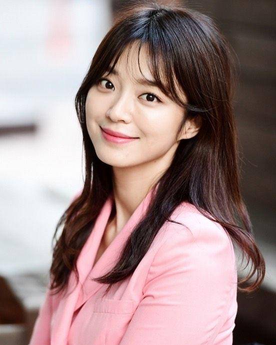Song Ji In (instagram.com/wivina_jiin)