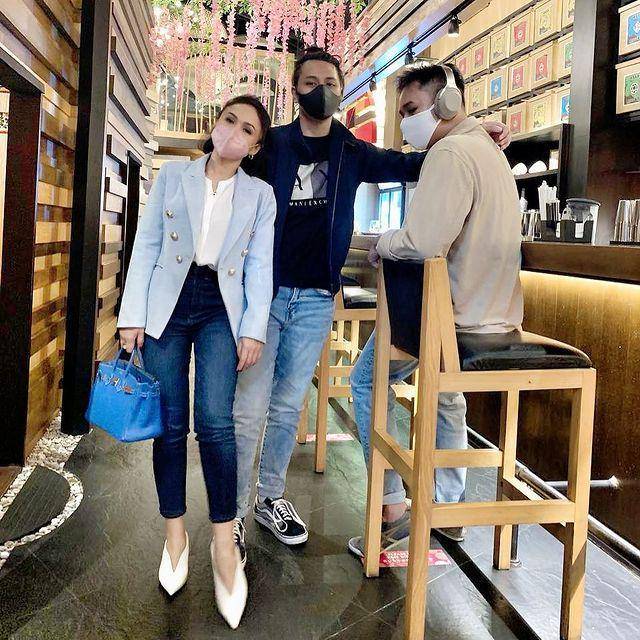 Yuni Shara bersama kedua putranya (instagram.com/yunishara36)
