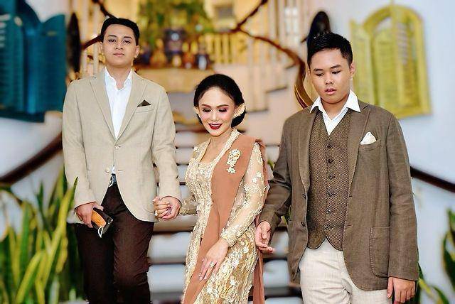 Yuni Shara bersama kedua putranya (instagram.com/yunishara36)