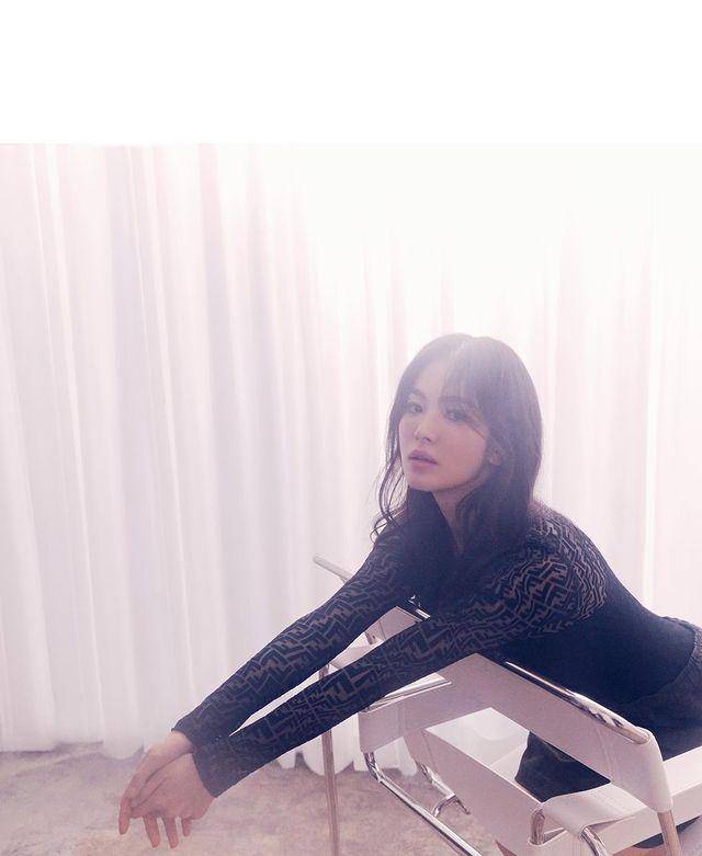 Song Hye Kyo (instagram.com/ellesingapore)