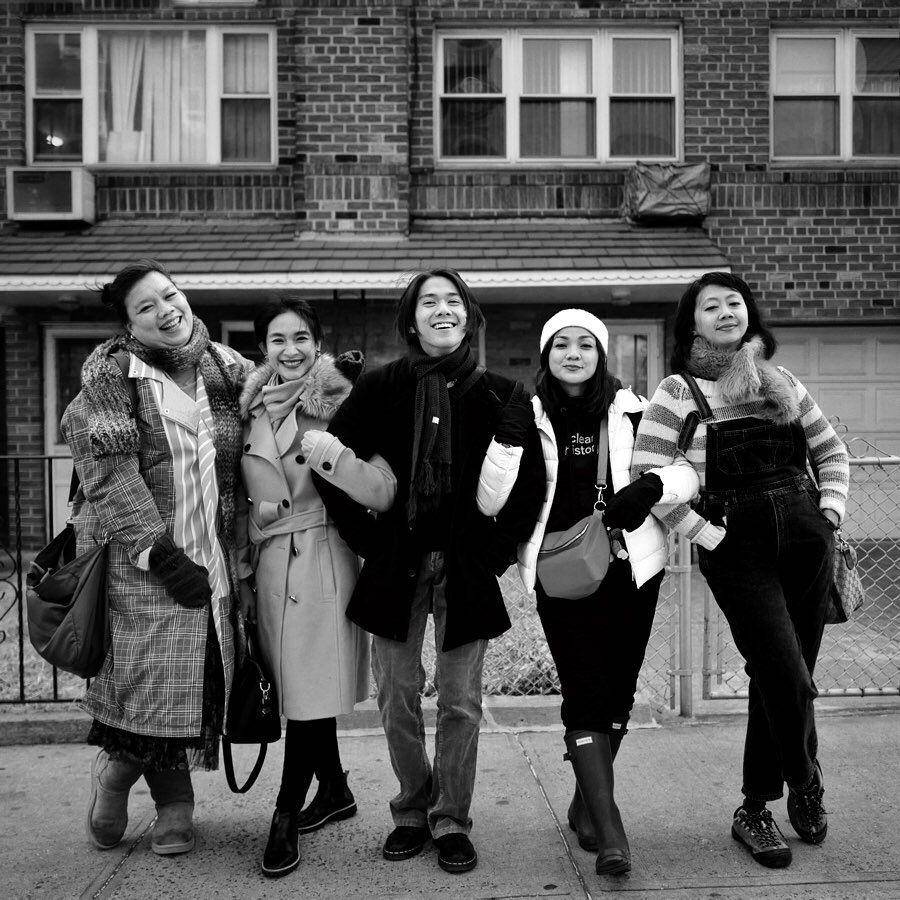 Iqbaal Ramadhan dan para Ratu Queens (instagram.com/botikapanggabean)