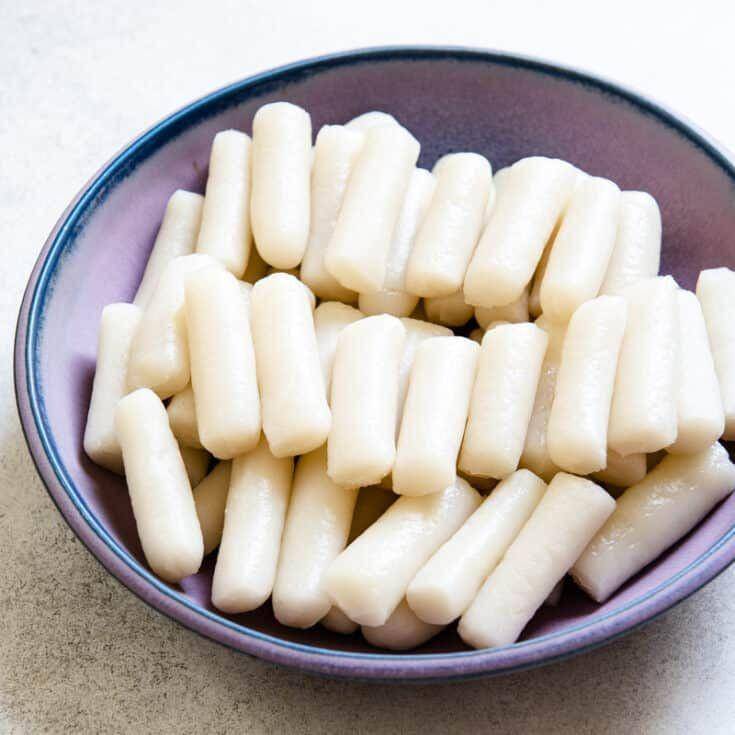 Kue beras (healthynibblesandbits.com)