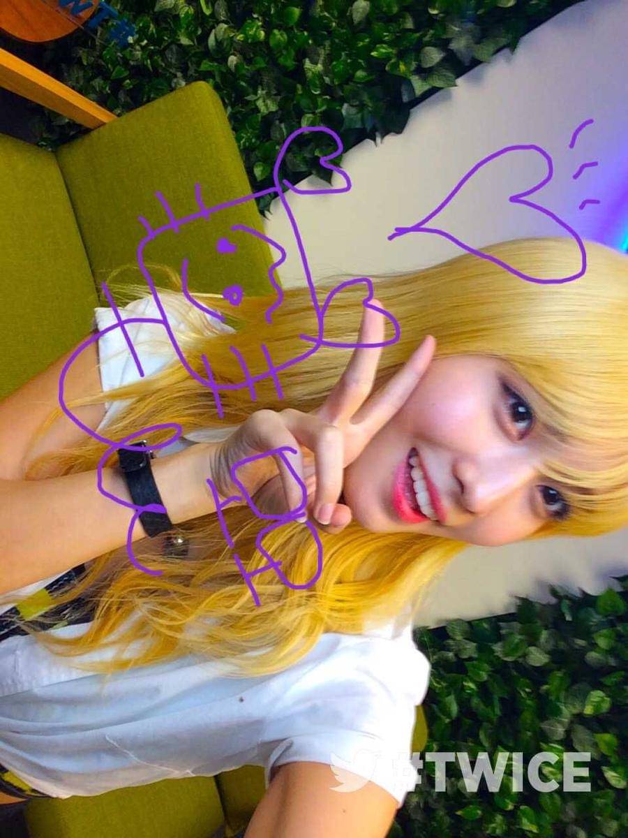 Momo TWICE (twitter.com/JYPETWICE)