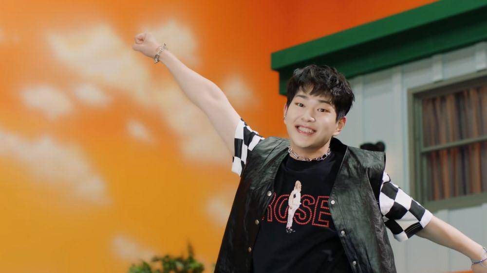 Onew SHINee di MV "SUPERSTAR" (youtube.com/SMTOWN)