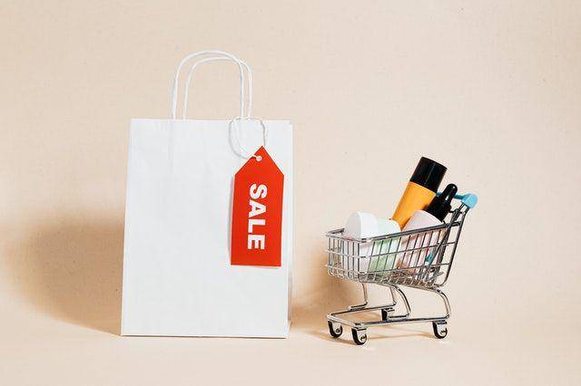 ilustrasi menjual produk (pexels.com/KarolinaGrabowska)