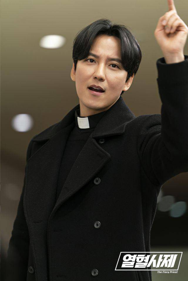 Kim Nam Gil di The Fiery Priest (dok. SBS)