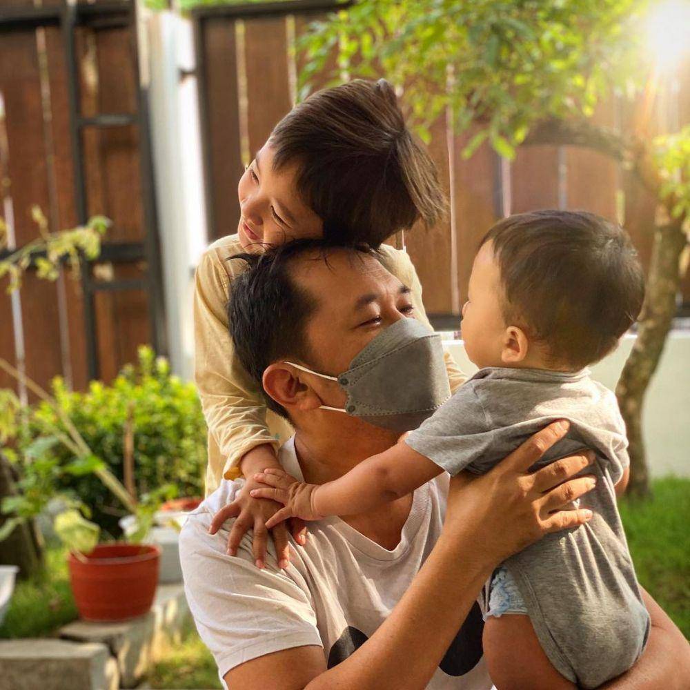 Hanung Bramantyo dan buah hati (instagram.com/hanungbramantyo)