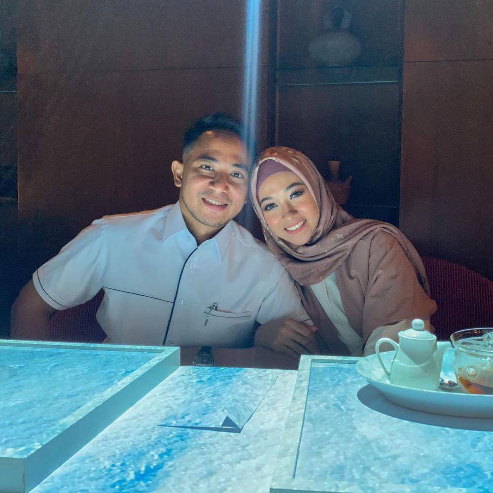 Poppy Bunga dan suami (instagram.com/poppybungariphat)
