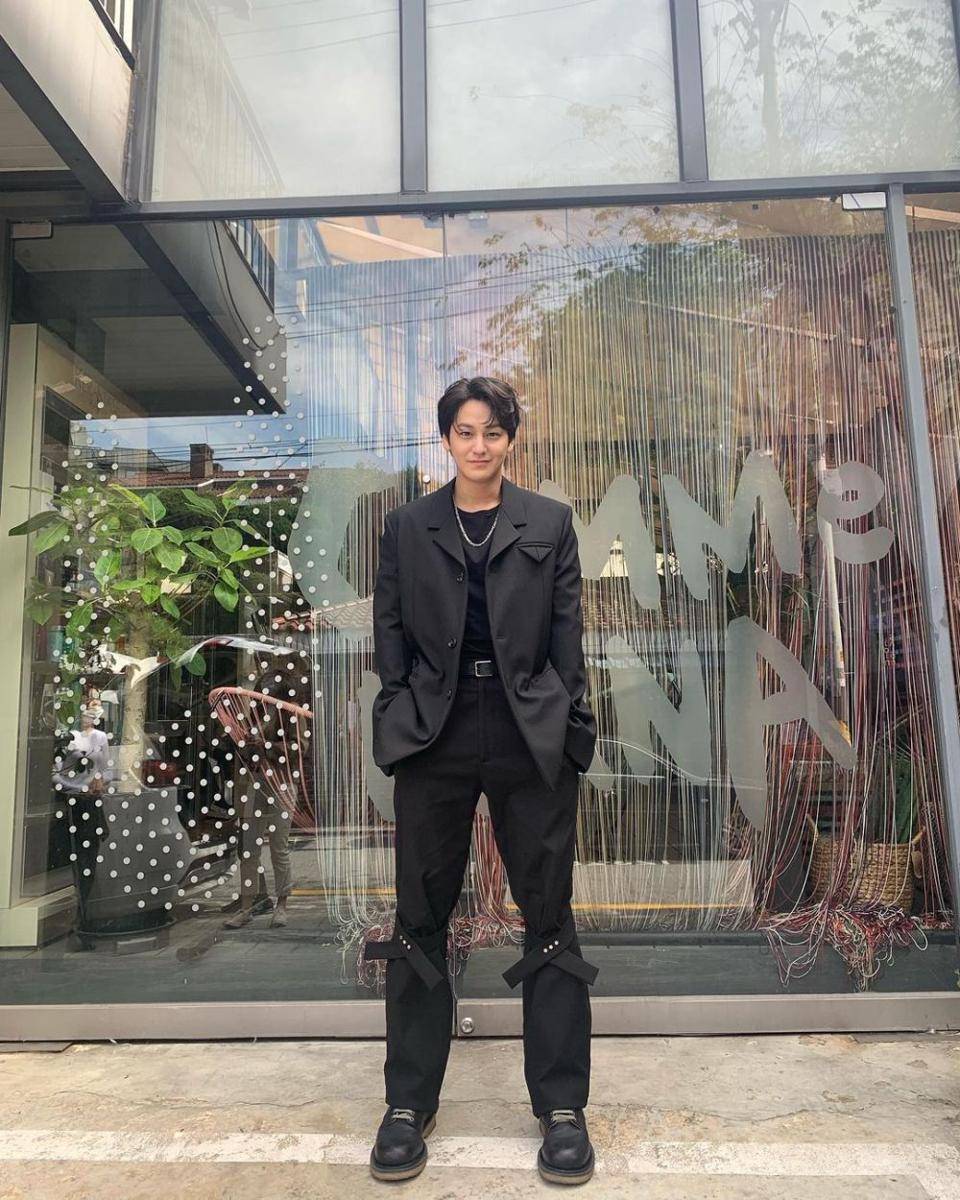 Kim Bum (instagram.com/k.kbeom)