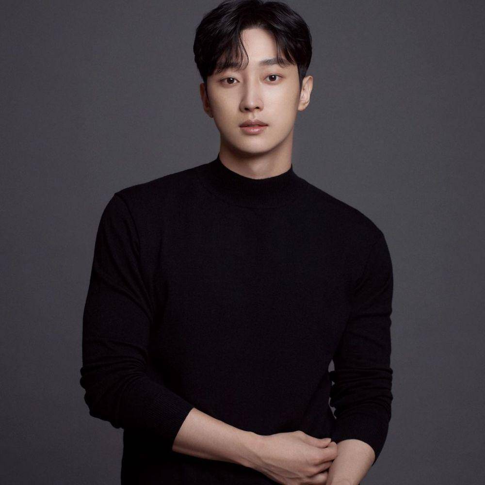 Jinyoung B1A4 (Instagram.com/jinyoung0423)