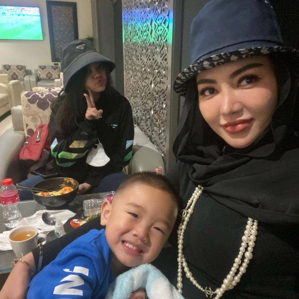 Bella Shofie dan putri sambungnya (instagram.com/bellashofie_rigan)