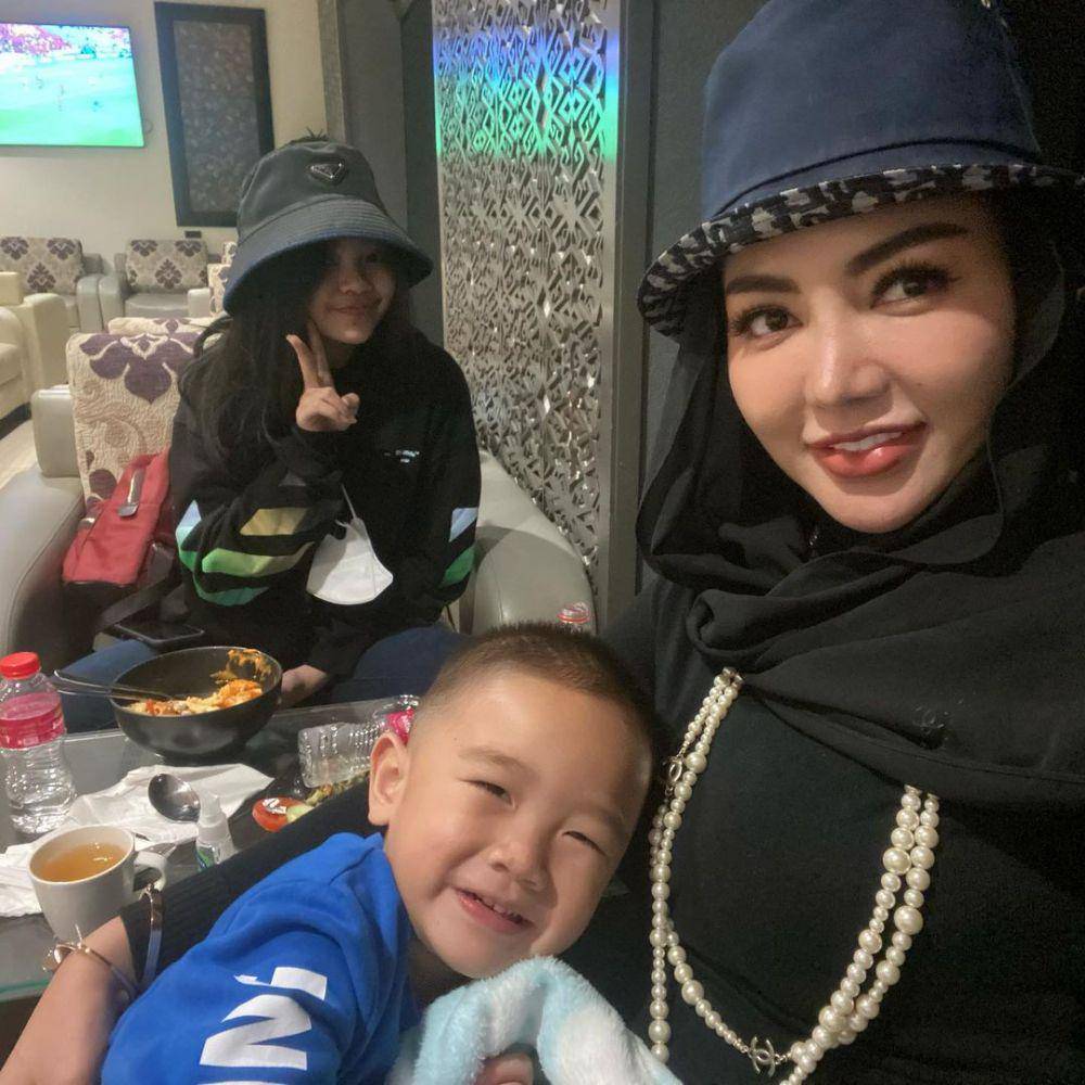 Bella Shofie dan putri sambungnya (instagram.com/bellashofie_rigan)