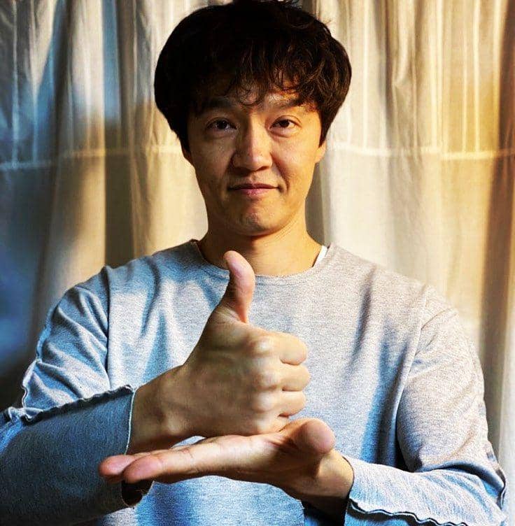 Jo Han Chul (instagram.com/1season73)