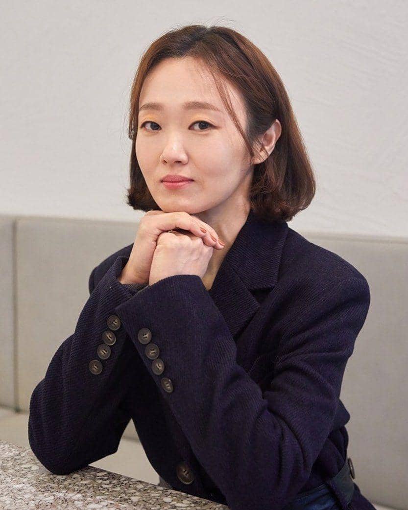 Lee Bong Ryun (instagram.com/cjes.tagram)