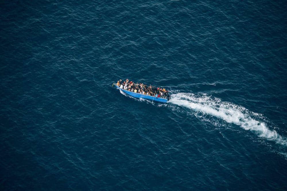Kecelakaan perahu migran di dekat Lampedusa, Italia, Rabu malam (30/6) menyebabkan 7 orang meninggal dan 10 orang lainnya masih hilang. (Twitter.com/Sea-Watch International)