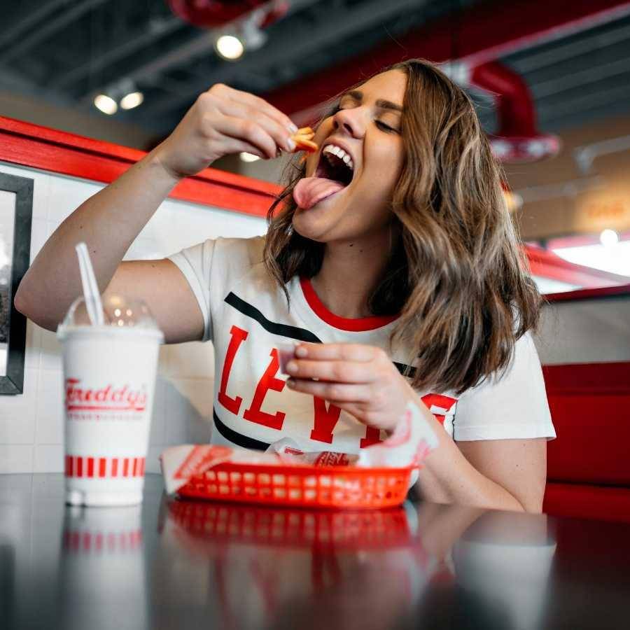 ilustrasi makan (unsplash.com/karsten116)