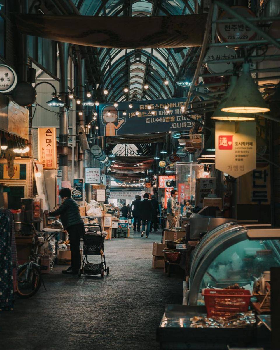 ilustrasi pasar di Korea (pexels.com/Jakob Jin)