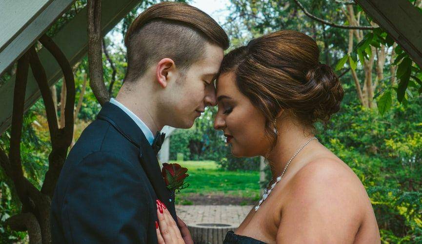 Ilustrasi pasangan (unsplash.com/les_elizabethj)