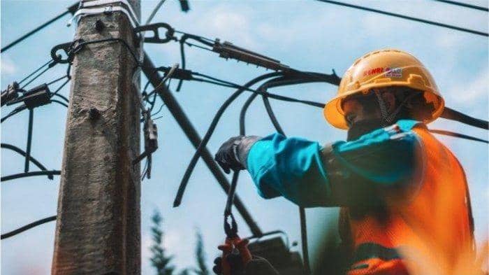 Ilustrasi listrik (freepik.com/Andranik.h90)