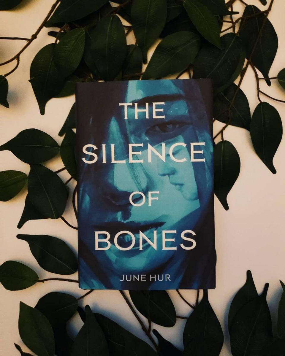 The Silence of Bones oleh June Hur (instagram.com/thosebookishdays)