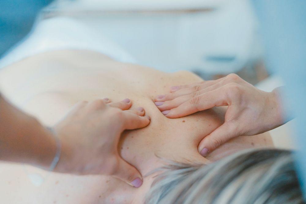 4 Pijat Penurun Berat Badan, Tertarik Mencobanya?