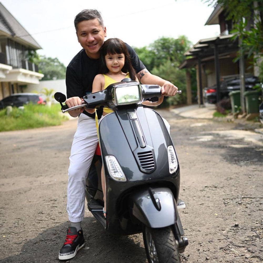 Gading Marten dan buah hati (instagram.com/gadiiing)