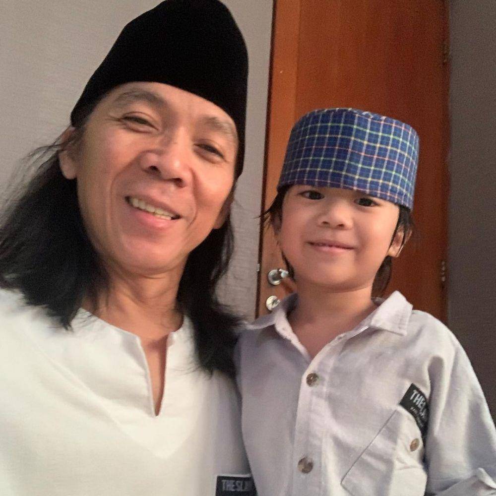 Bimbim Slank (instagram.com/bimbimslank)