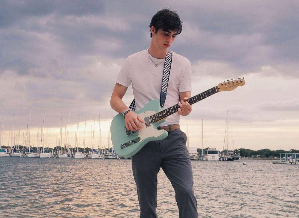 10 Fakta Aidan Bissett yang Baru Rilis Video Musik 'More Than Friends'