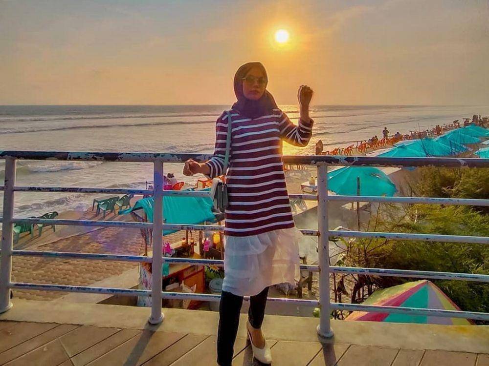 Sunset di Pantai Pasir Putih (@zztria via instagram.com/eksplore_bengkulu)