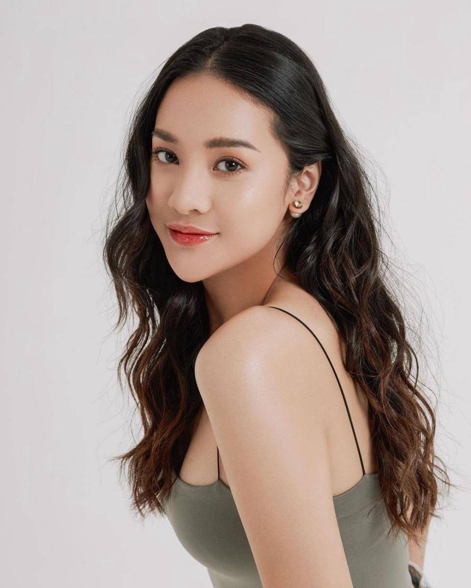 Anya Geraldine (@sghstudioid via instagram.com/anyageraldine)