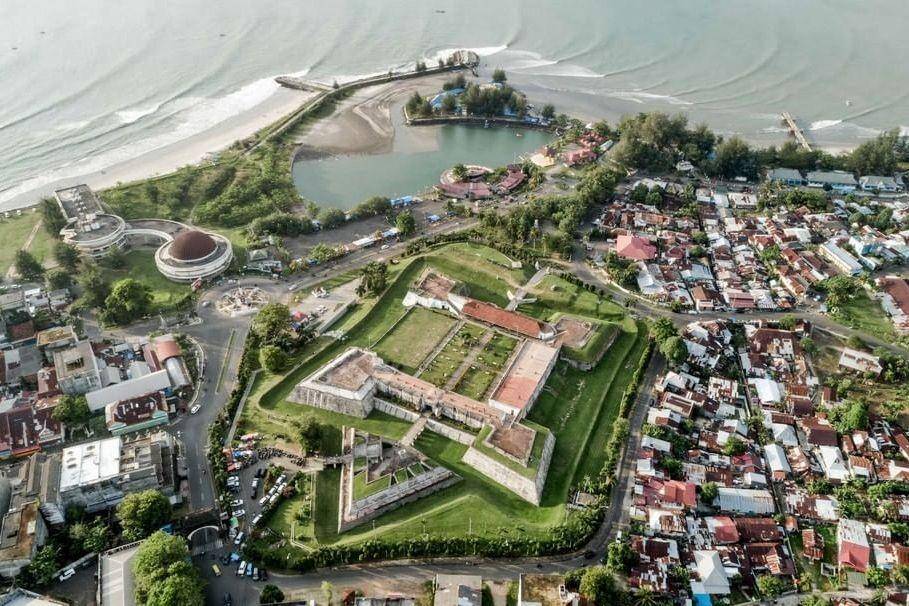 Benteng Marlborough dilihat dari atas (instagram.com/adycandraa)