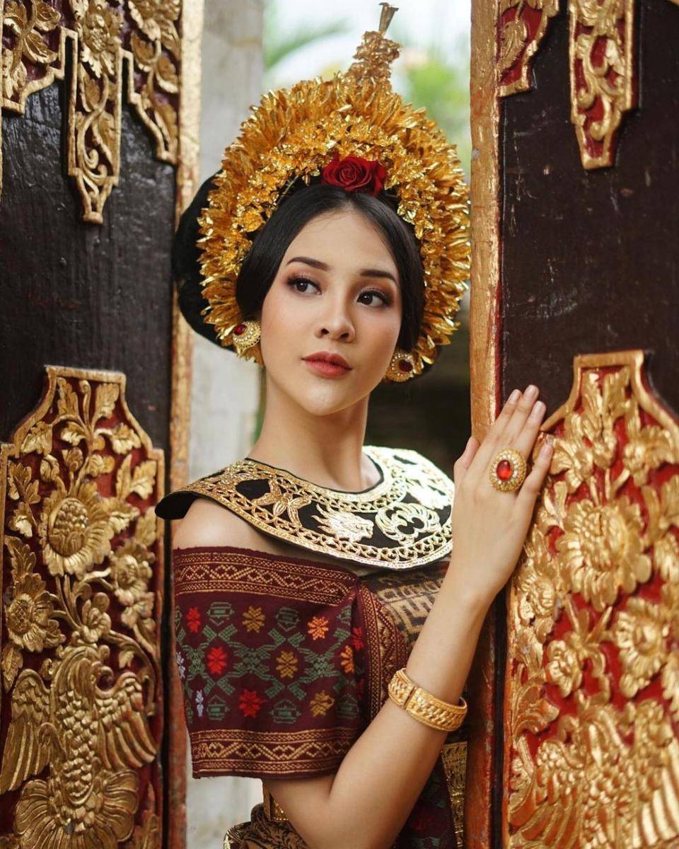 Anya Geraldine (instagram.com/anyageraldine)