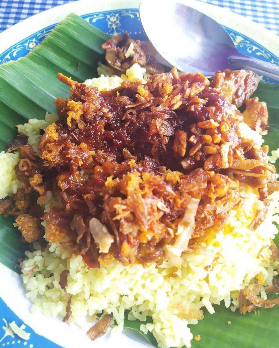 Nasi kuning (instagram.com/amangojeksampit)