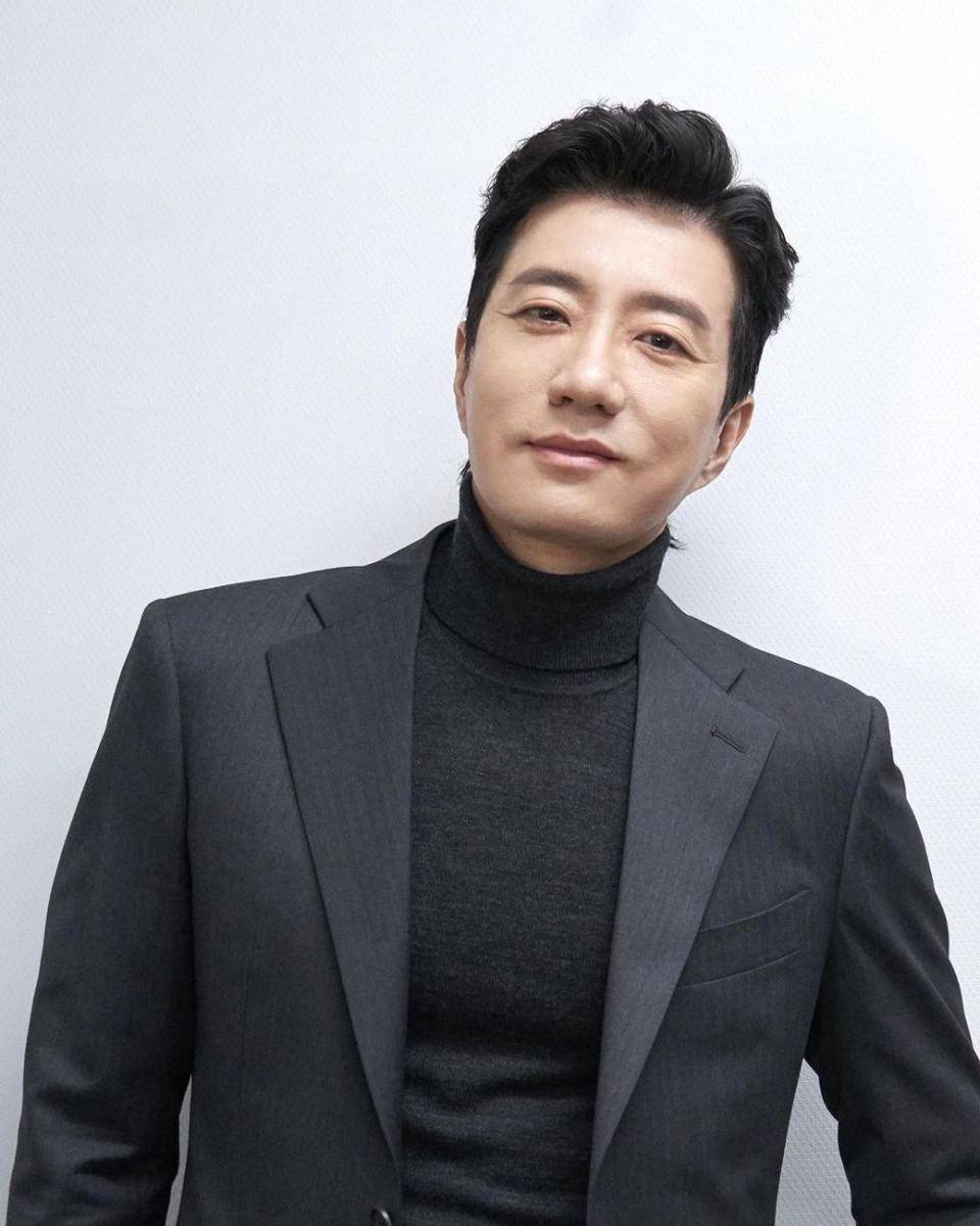Kim Myung Min (instagram.com/cjes.tagram)